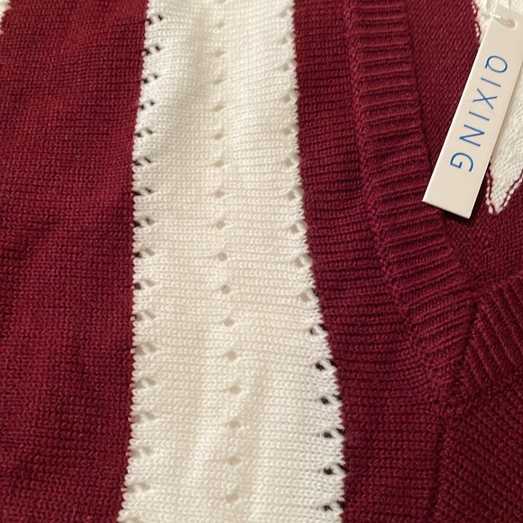 NWT. Sweater by QIXING. - Picture 4 of 4